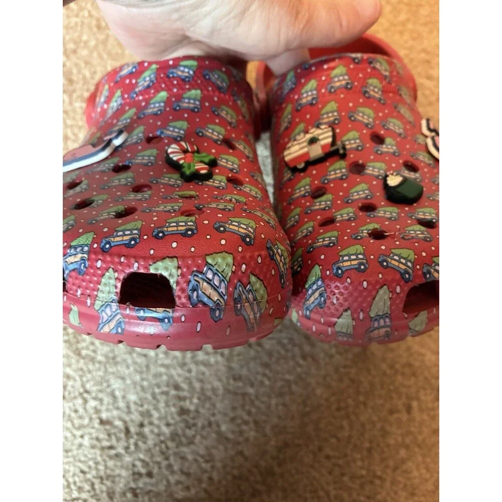 Crocs x Vineyard Vines Classic Clog Red Printed Christmas Jibbitz Women 9 Men 7